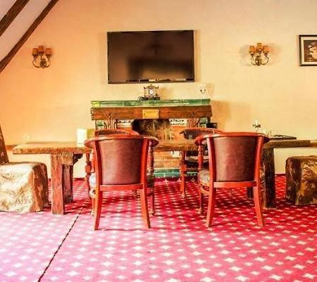 The Attic Appartement Braşov Buitenkant foto