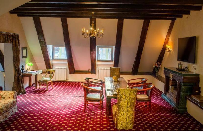 The Attic Appartement Braşov Buitenkant foto