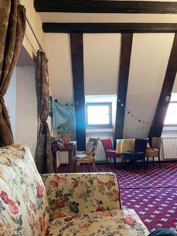 The Attic Appartement Braşov Buitenkant foto