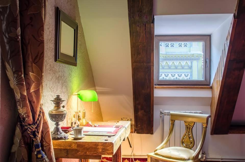 The Attic Appartement Braşov Buitenkant foto